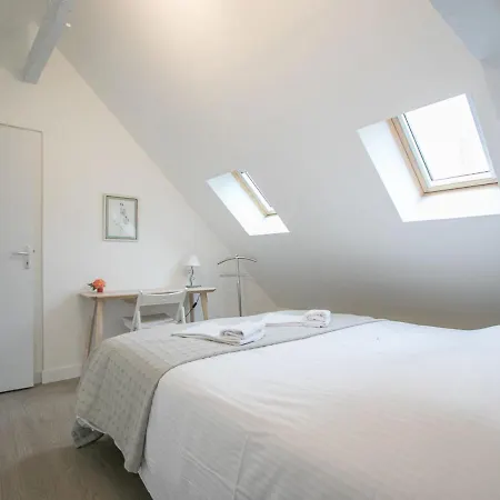 Calm And Comfortable In Bayeux, 9km From The Beach