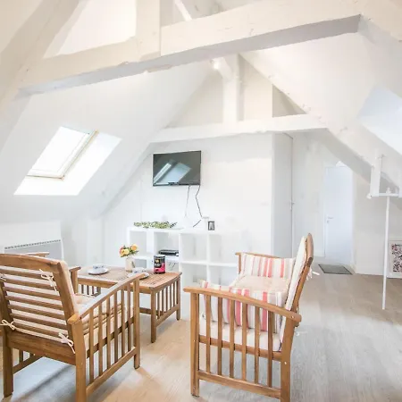 Calm And Comfortable In Bayeux, 9km From The Beach Lägenhet *