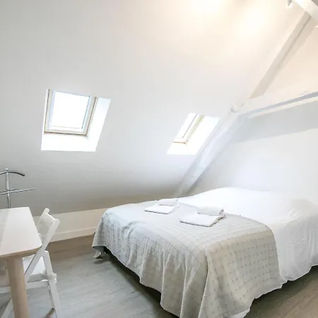 Calm And Comfortable In Bayeux, 9km From The Beach Lägenhet *