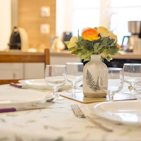 Calm And Comfortable In Bayeux, 9km From The Beach Lägenhet
