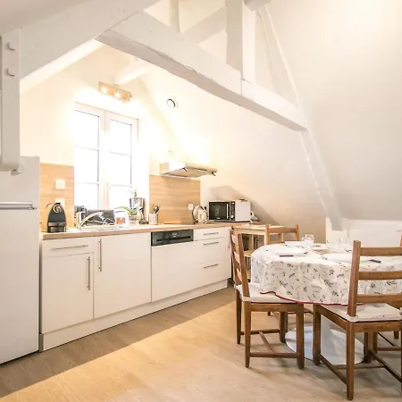 Lägenhet Calm And Comfortable In Bayeux, 9km From The Beach