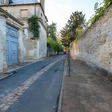 Calm And Comfortable In Bayeux, 9km From The Beach Lägenhet